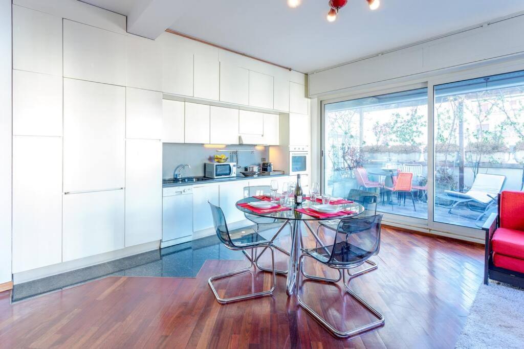 Duomo 10 Min Luxury • Terrazzo • Wi-Fi • Netflix Apartment Milan Bagian luar foto