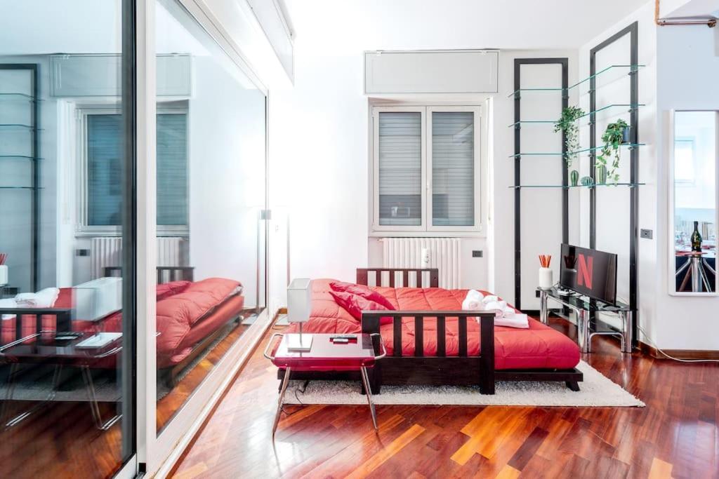 Duomo 10 Min Luxury • Terrazzo • Wi-Fi • Netflix Apartment Milan Bagian luar foto