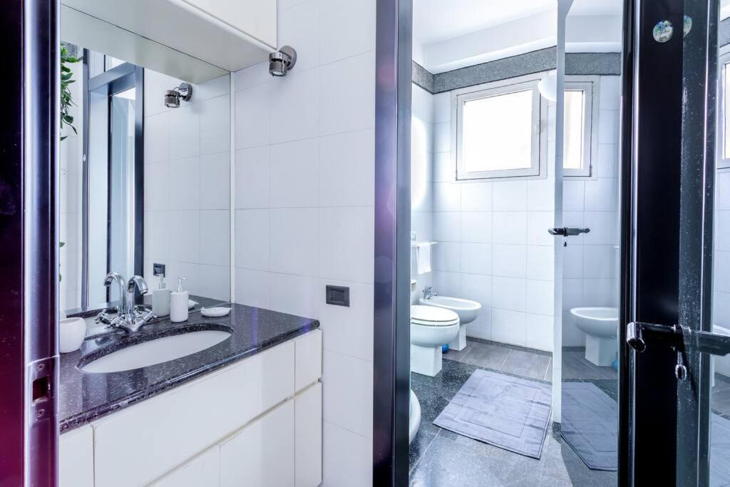 Duomo 10 Min Luxury • Terrazzo • Wi-Fi • Netflix Apartment Milan Bagian luar foto
